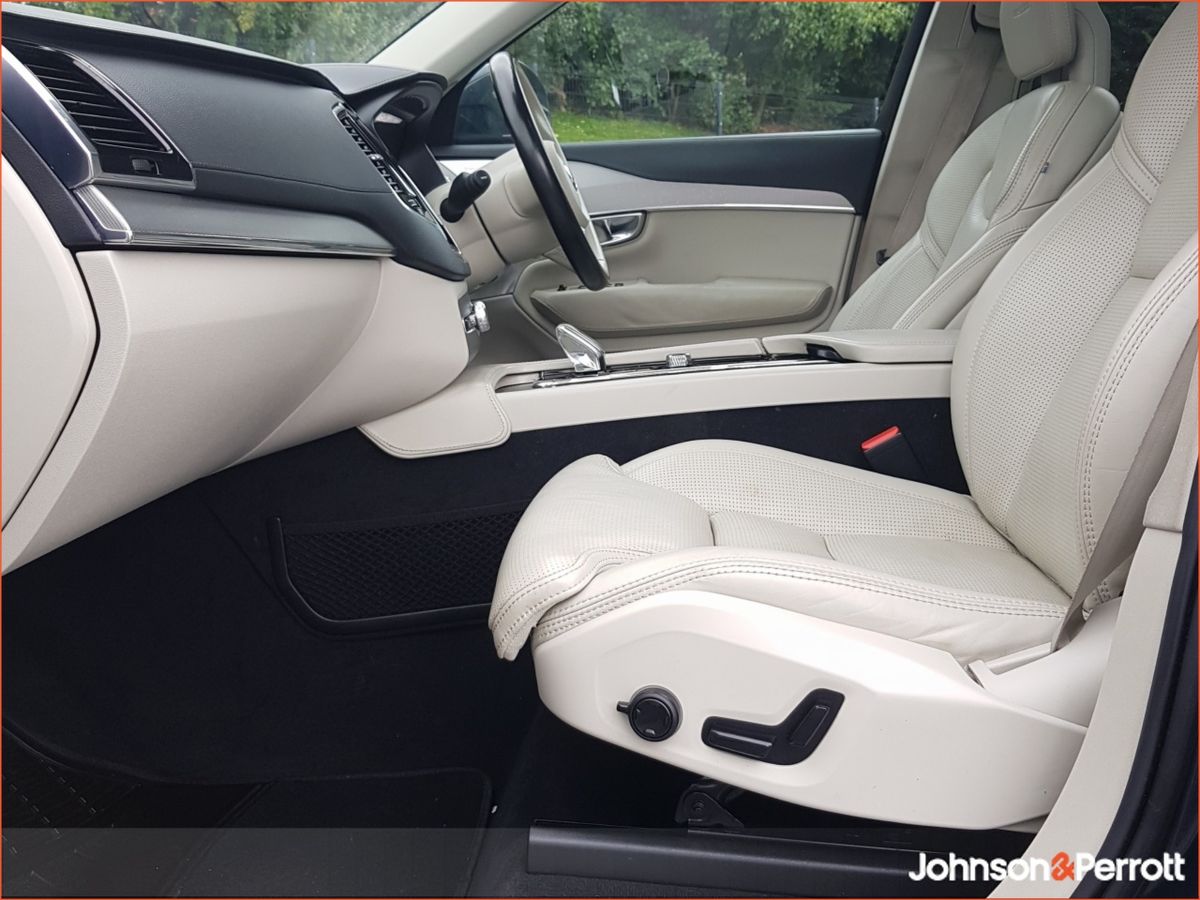 Volvo XC90 T8 397bhp PHEV Inscription Pro Auto AWD (360 Camera / Int Booster Cushion / Premium Sound)