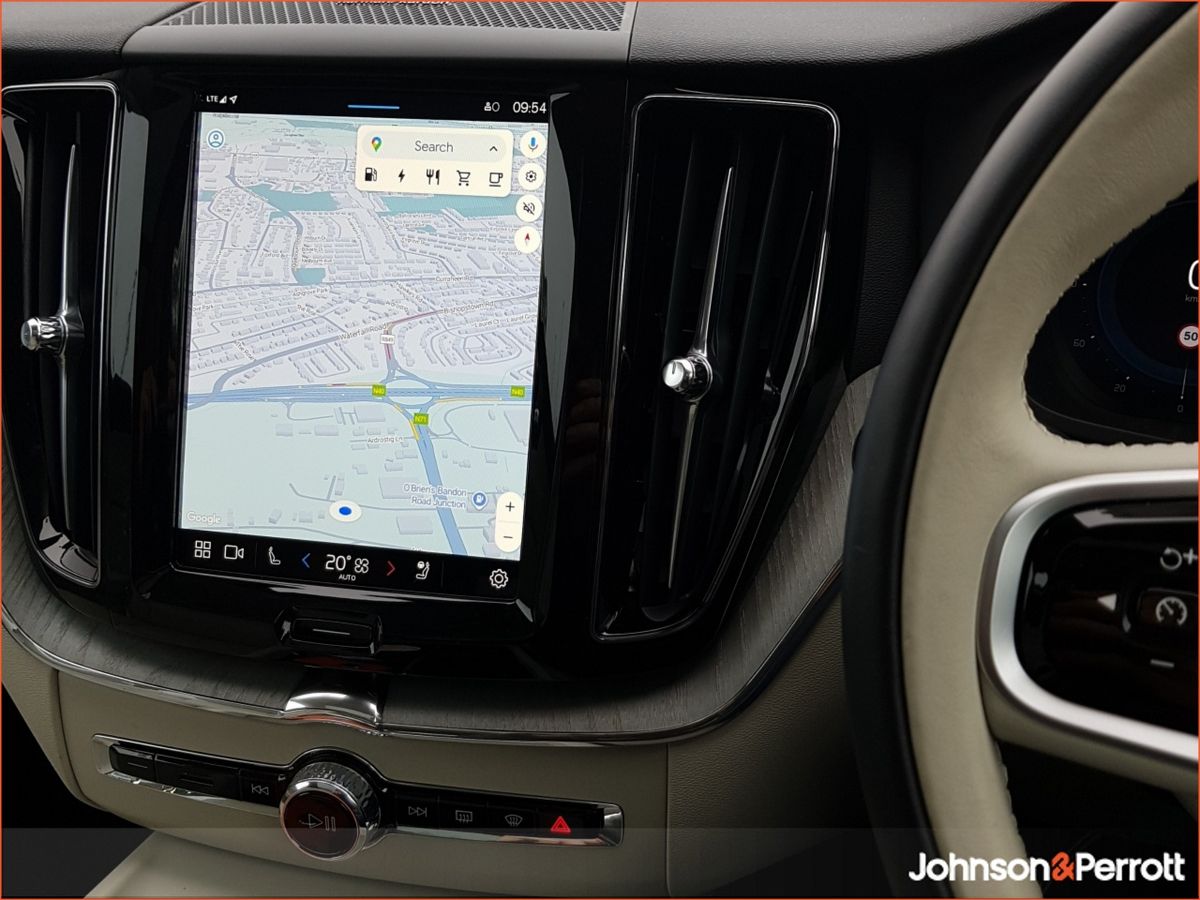 Volvo XC60 T6 350 bhp AWD PHEV Plus Bright (Three Year Volvo Selekt Warranty + Two Year Volvo Service Plan)