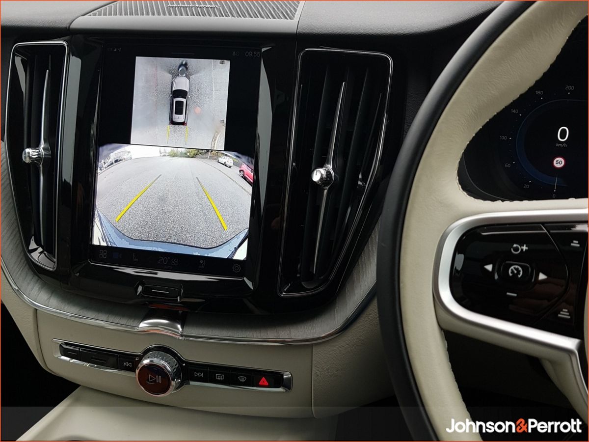 Volvo XC60 T6 350 bhp AWD PHEV Plus Bright (Three Year Volvo Selekt Warranty + Two Year Volvo Service Plan)