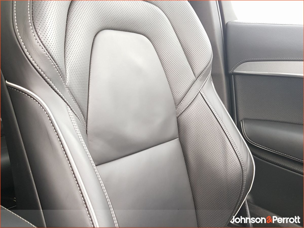 Volvo XC90 T8 455bhp PHEV AWD Plus Dark (Three Year Volvo Selekt Warranty + Two Year Volvo Service Plan)