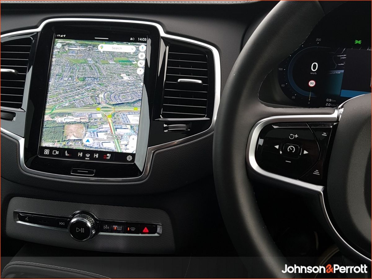 Volvo XC90 T8 455bhp PHEV AWD Plus Dark (Three Year Volvo Selekt Warranty + Two Year Volvo Service Plan)