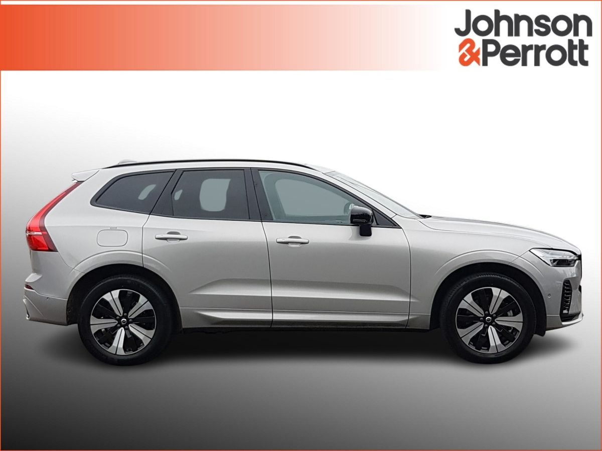 Volvo XC60 T6 350bhp AWD PHEV Plus Dark (Panoramic Sunroof / 360 Camera / Heated Seats)