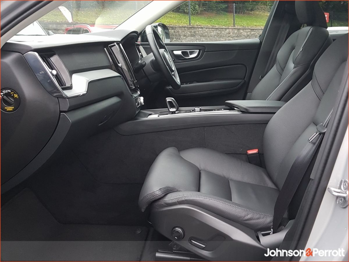 Volvo XC60 T6 350bhp AWD PHEV Plus Dark (Volvo Selekt Warranty until March 2030)