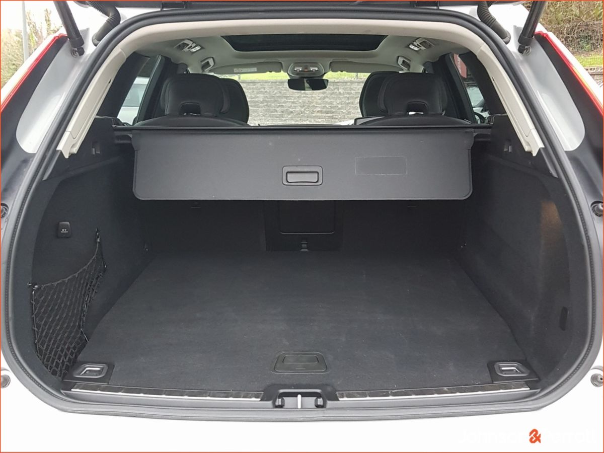 Volvo XC60 T6 350bhp AWD PHEV Plus Dark (Volvo Selekt Warranty until March 2030)