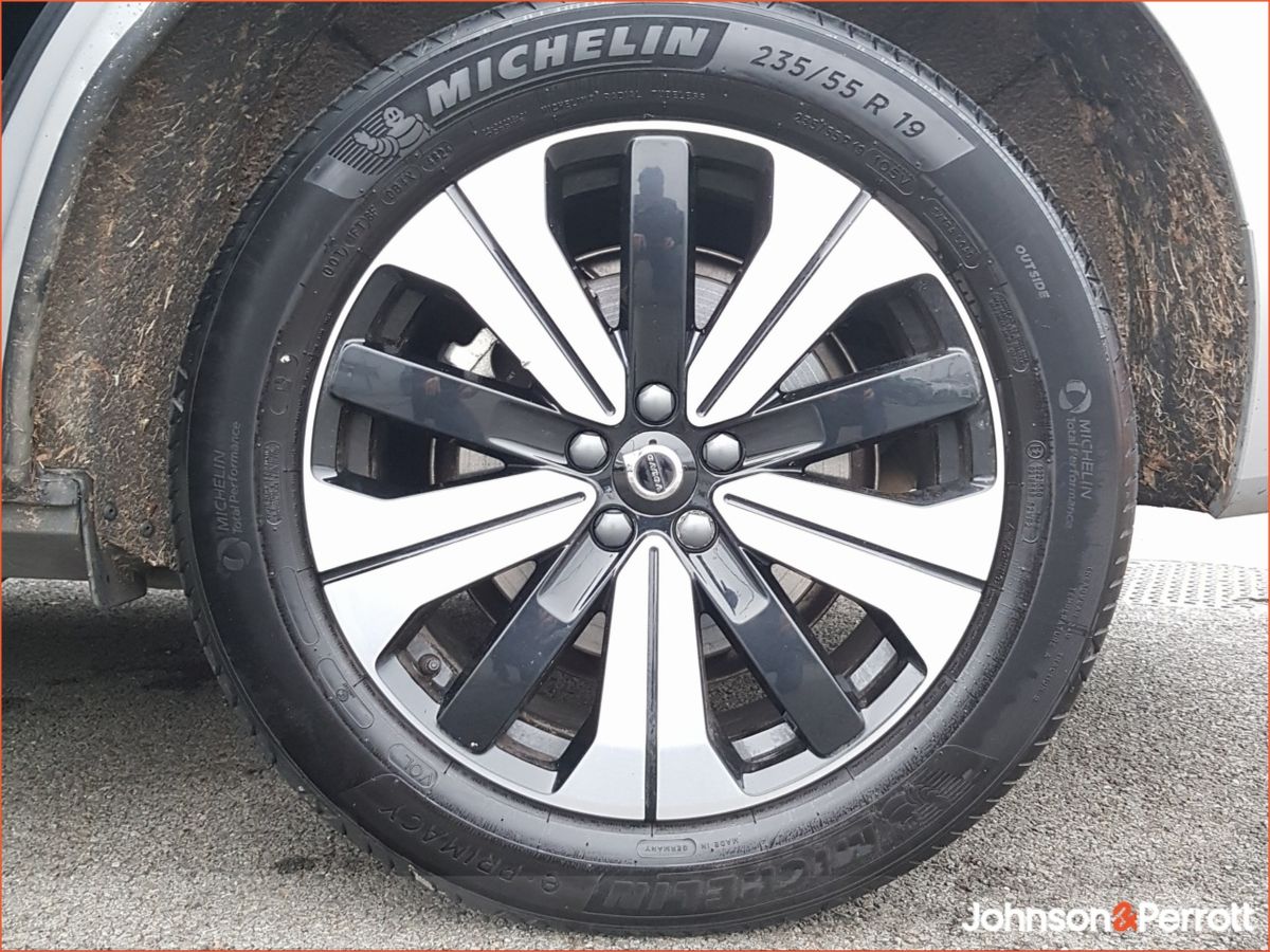 Volvo XC60 T6 350bhp AWD PHEV Plus Dark (Volvo Selekt Warranty until March 2030)