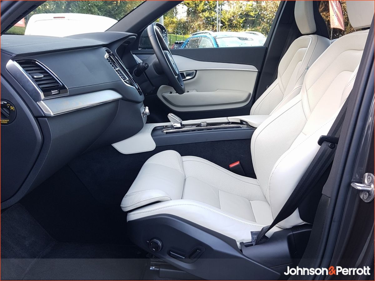 Volvo XC90 T8 455bhp PHEV AWD Plus Bright (Adaptive Cruise / 360 Camera / Panoramic Sunroof)