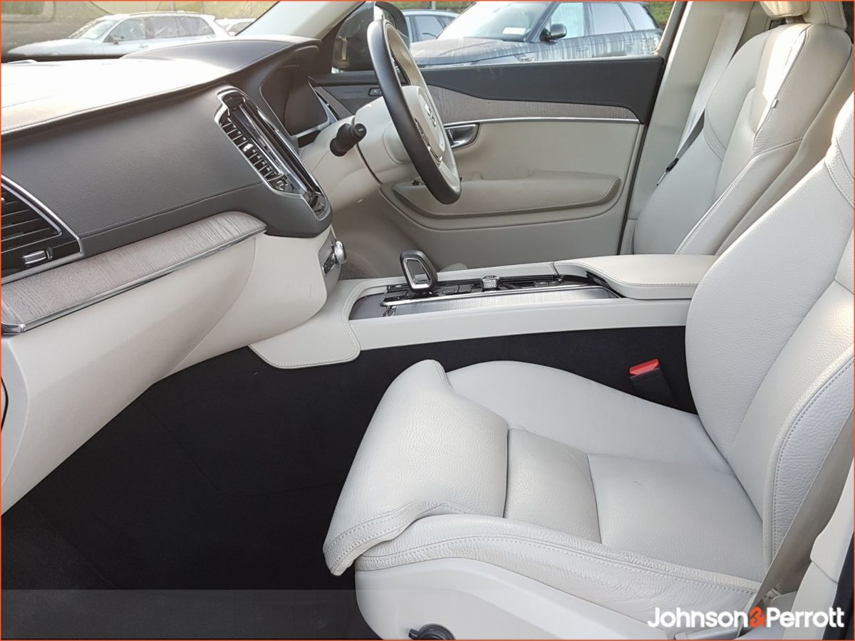 Volvo XC90 T8 455bhp AWD PHEV Plus Bright - Three Year Volvo Selekt Warranty