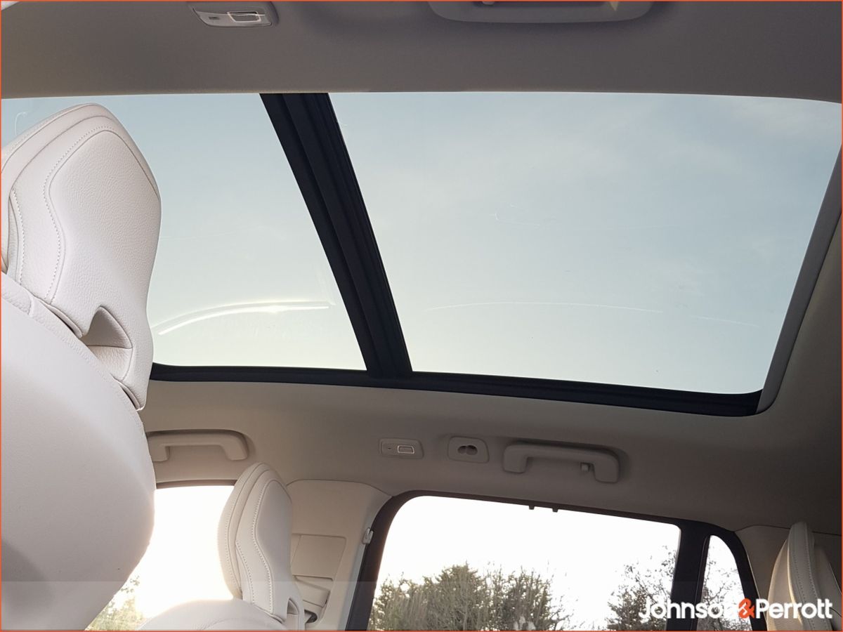 Volvo XC90 T8 455bhp AWD PHEV Plus Bright - Three Year Volvo Selekt Warranty