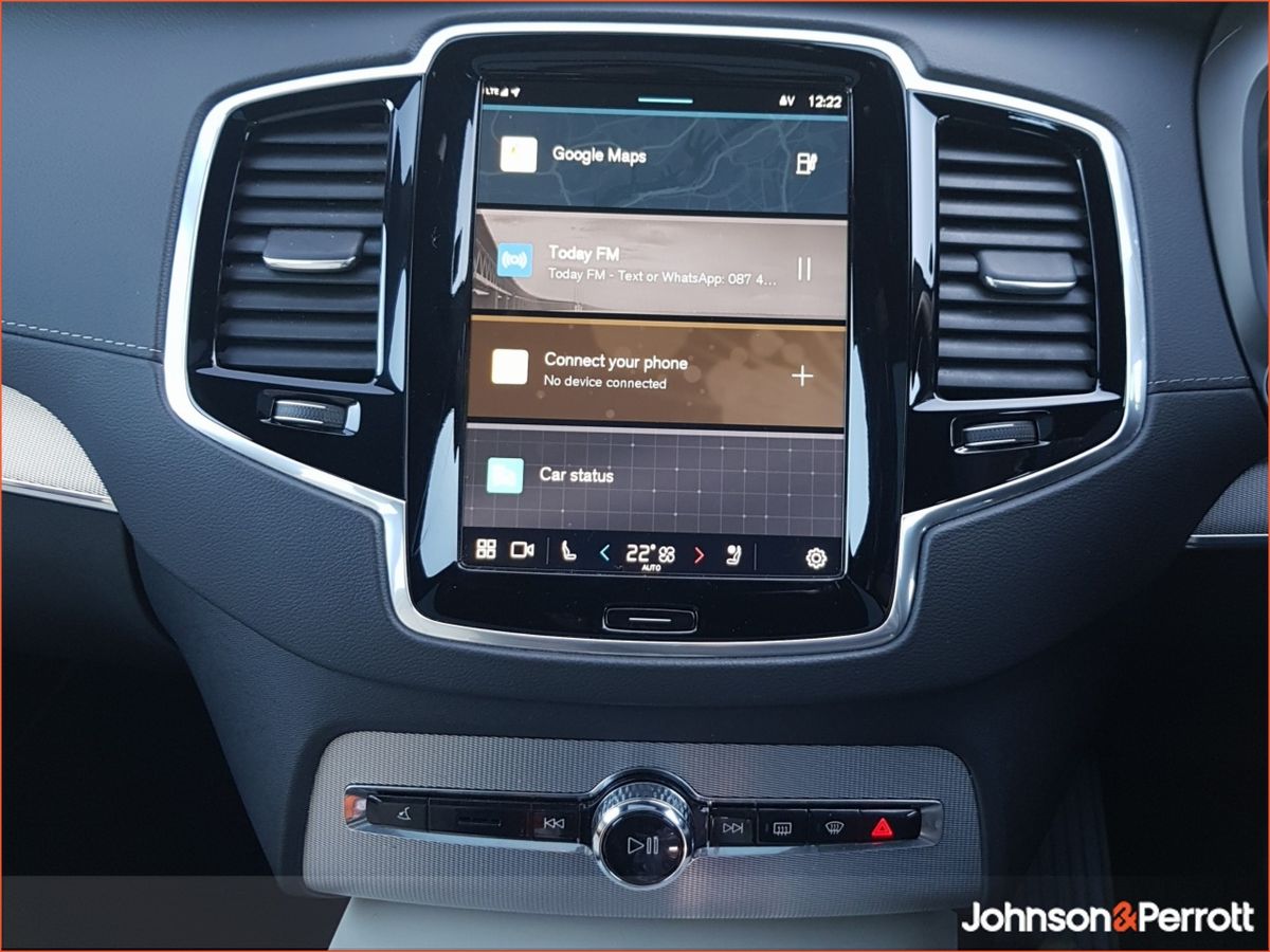 Volvo XC90 T8 PHEV AWD Plus Bright (Three Year Volvo Selekt Warranty + Two Years Service Pack)