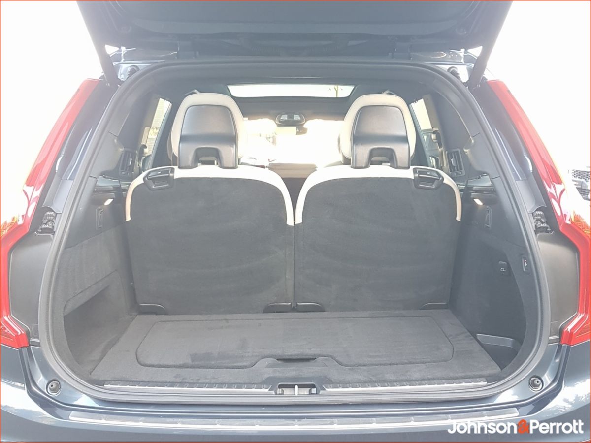 Volvo XC90 T8 PHEV AWD Plus Bright (Three Year Volvo Selekt Warranty + Two Years Service Pack)