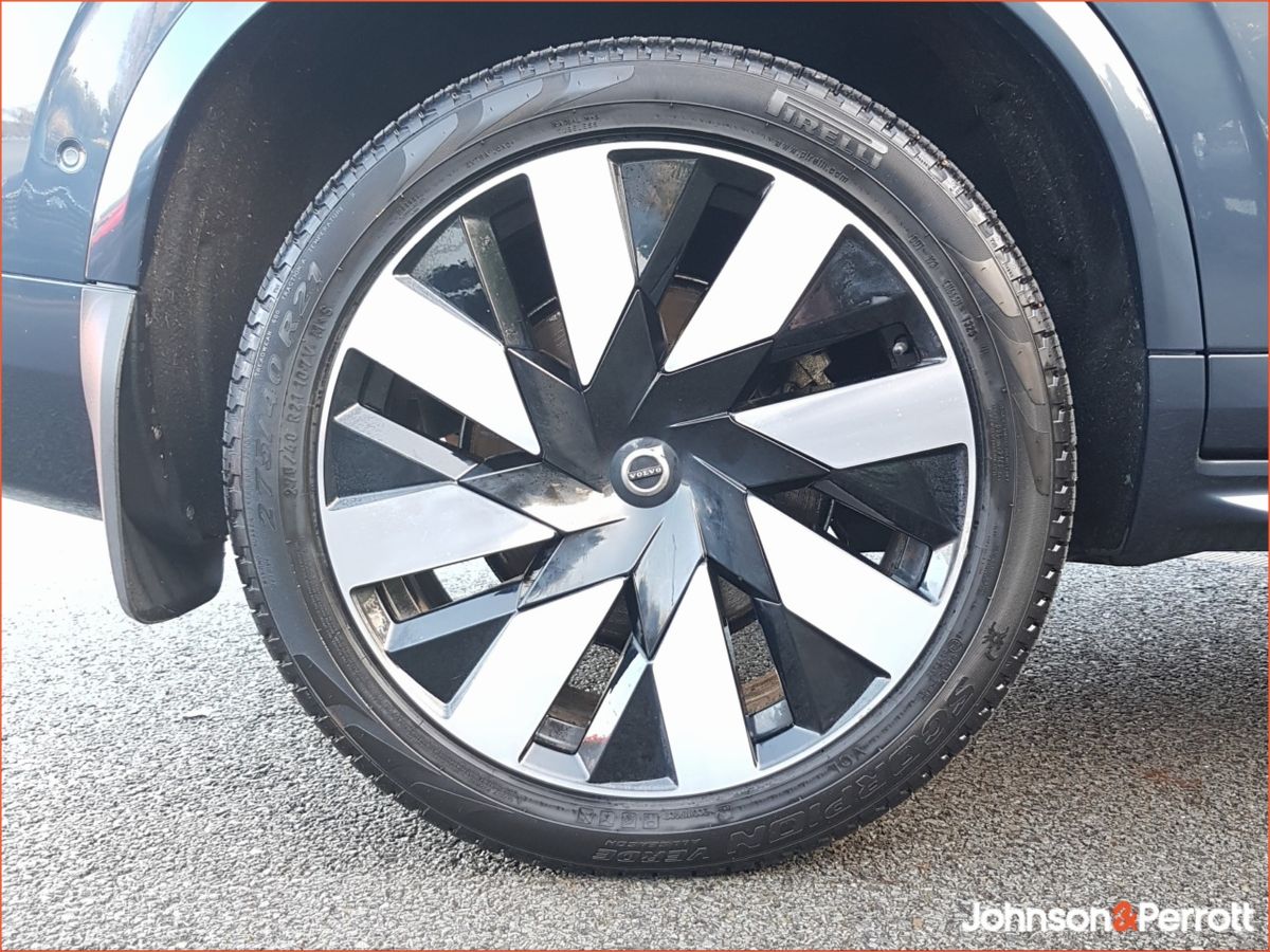 Volvo XC90 T8 PHEV AWD Plus Bright (Three Year Volvo Selekt Warranty + Two Years Service Pack)