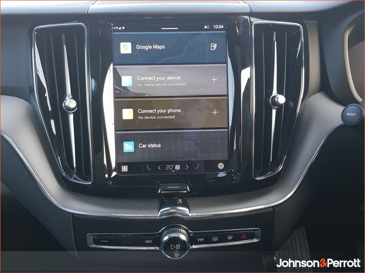 Volvo XC60 T6 350hp AWD Plus Dark PHEV (Two Year Volvo Selekt Warranty + Two Year Volvo Service Plan)