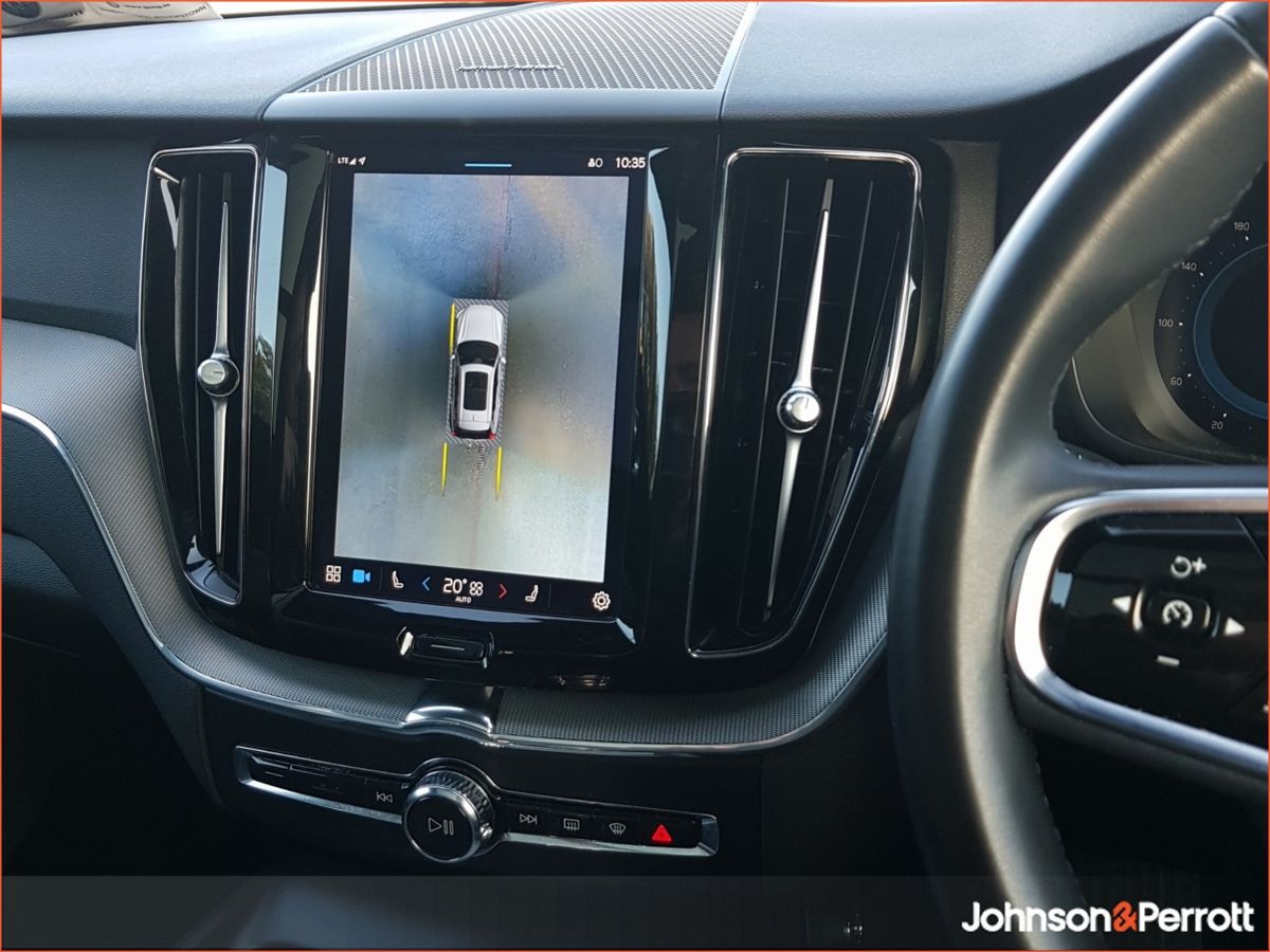 Volvo XC60 T6 350hp AWD Plus Dark PHEV (Two Year Volvo Selekt Warranty + Two Year Volvo Service Plan)