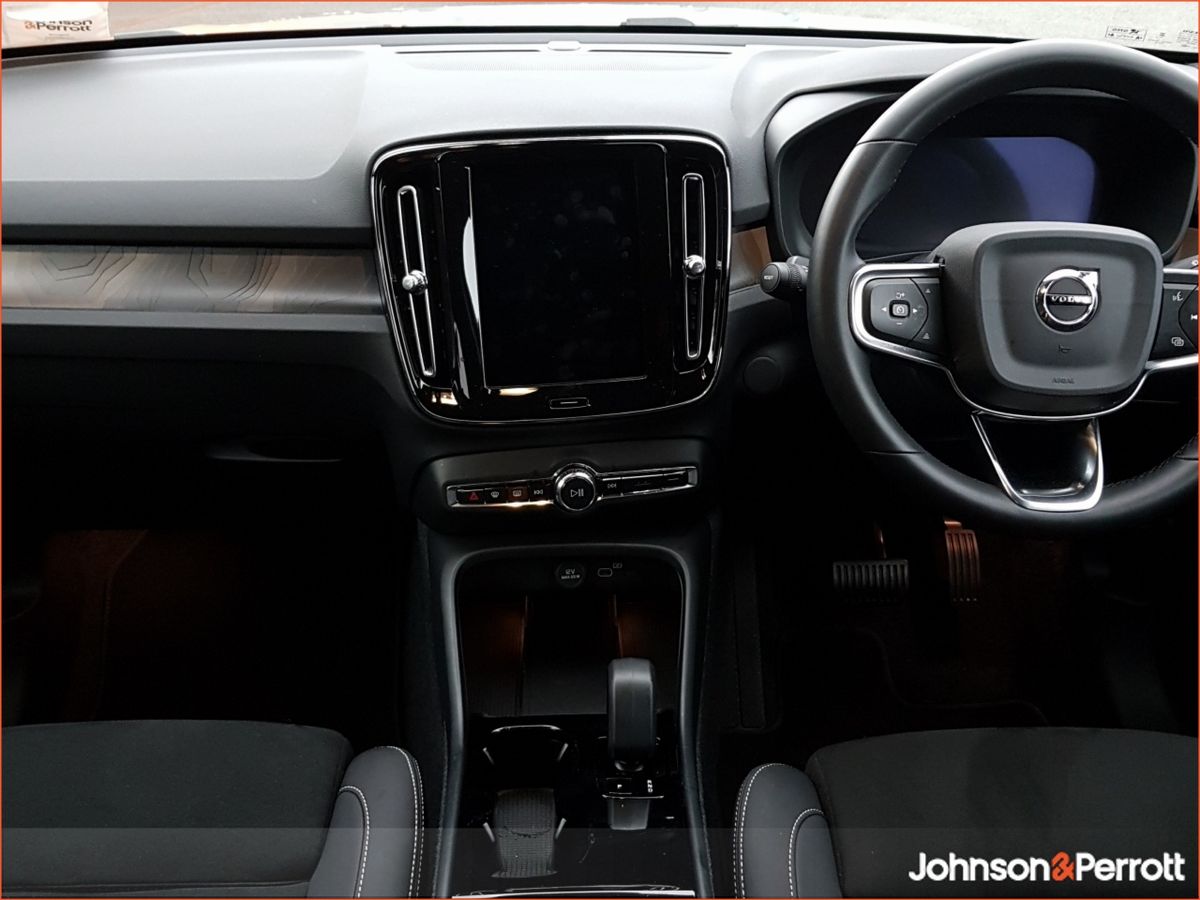 Volvo EX40 82 kWh 252bhp Extended Range Plus