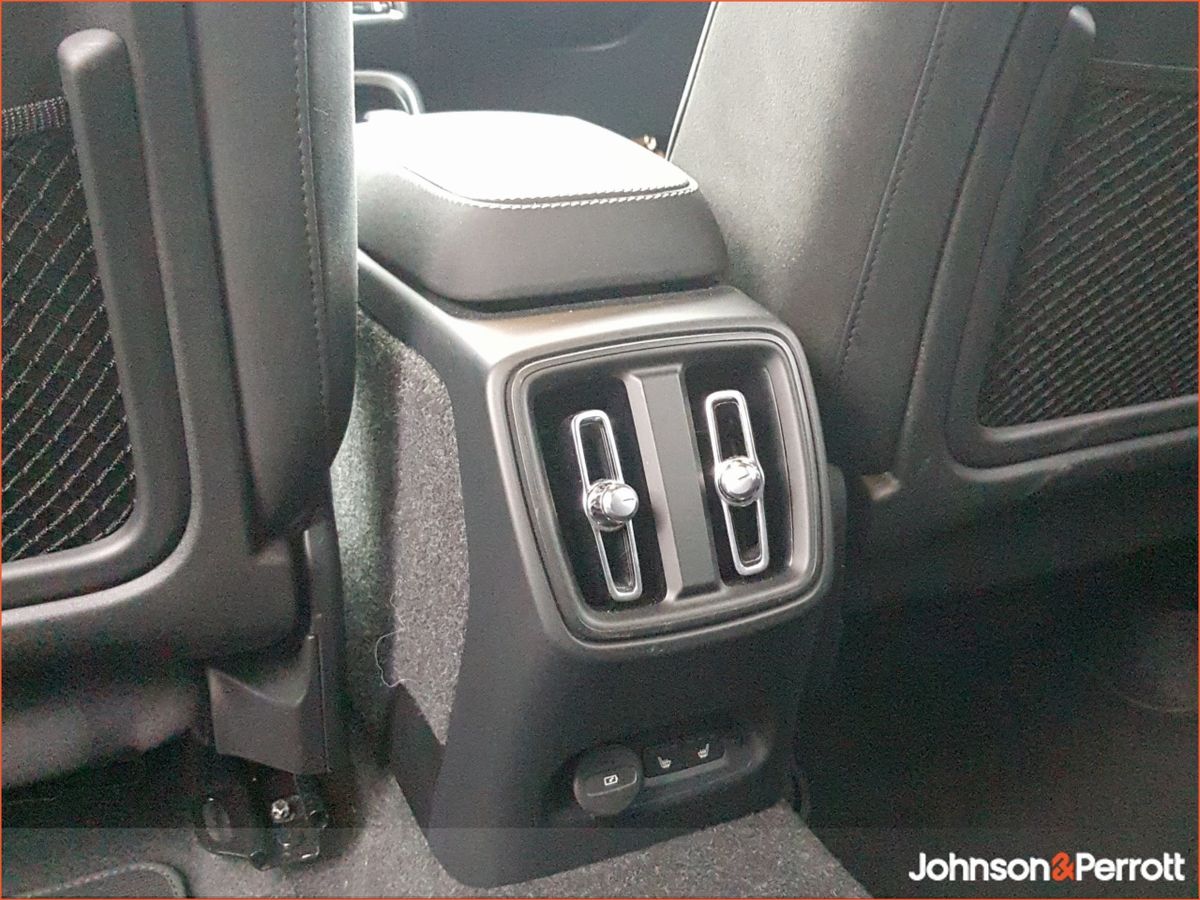 Volvo EX40 82 kWh 252bhp Extended Range Plus