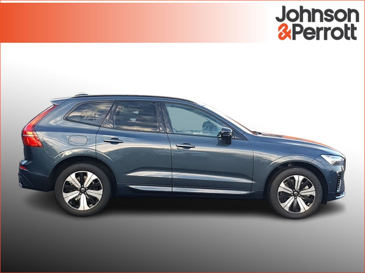 Volvo XC60 T6 350hp AWD PHEV Plus Dark (Three Year Volvo Selekt Warranty + Two Year Volvo Service Plan)