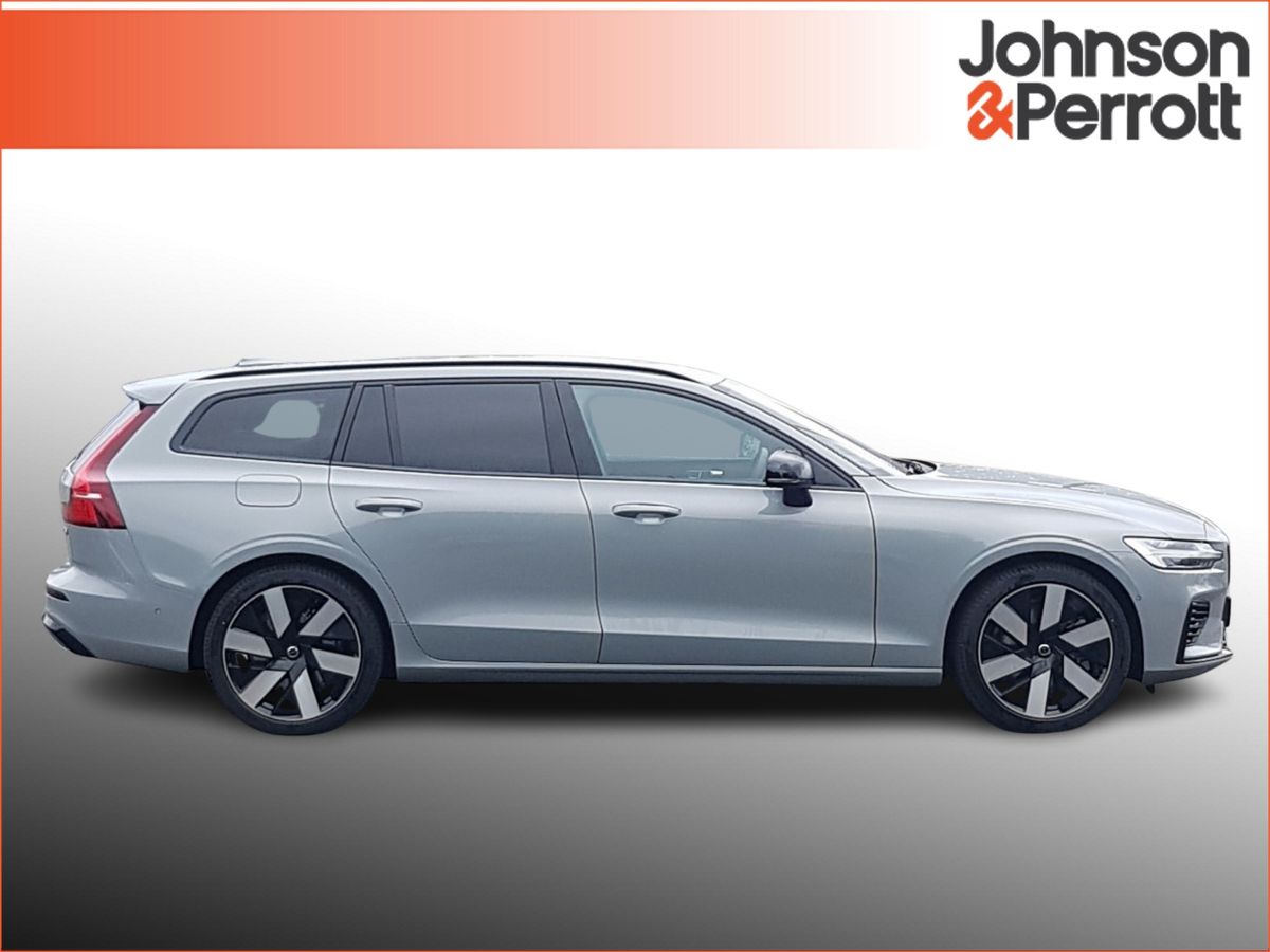 Volvo V60 T6 350 bhp AWD PHEV Plus Dark - 360 Camera - Deployable Towbar  - Adaptive Cruise