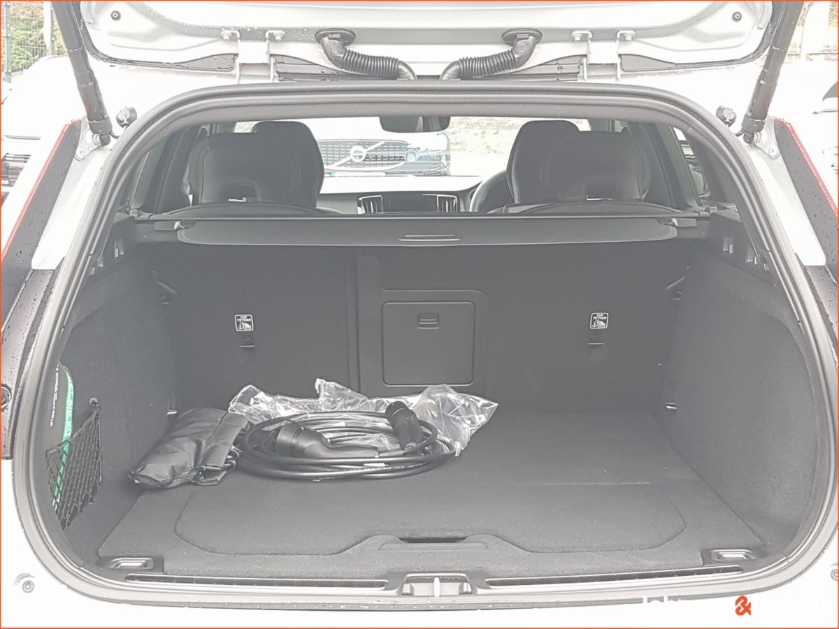 Volvo V60 T6 350 bhp AWD PHEV Plus Dark - 360 Camera - Deployable Towbar  - Adaptive Cruise