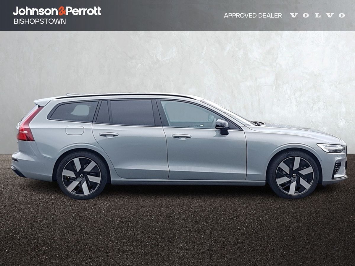 Volvo V60 T6 350 bhp AWD PHEV Plus Dark - Towbar / Pilot Assist + 360 Camera