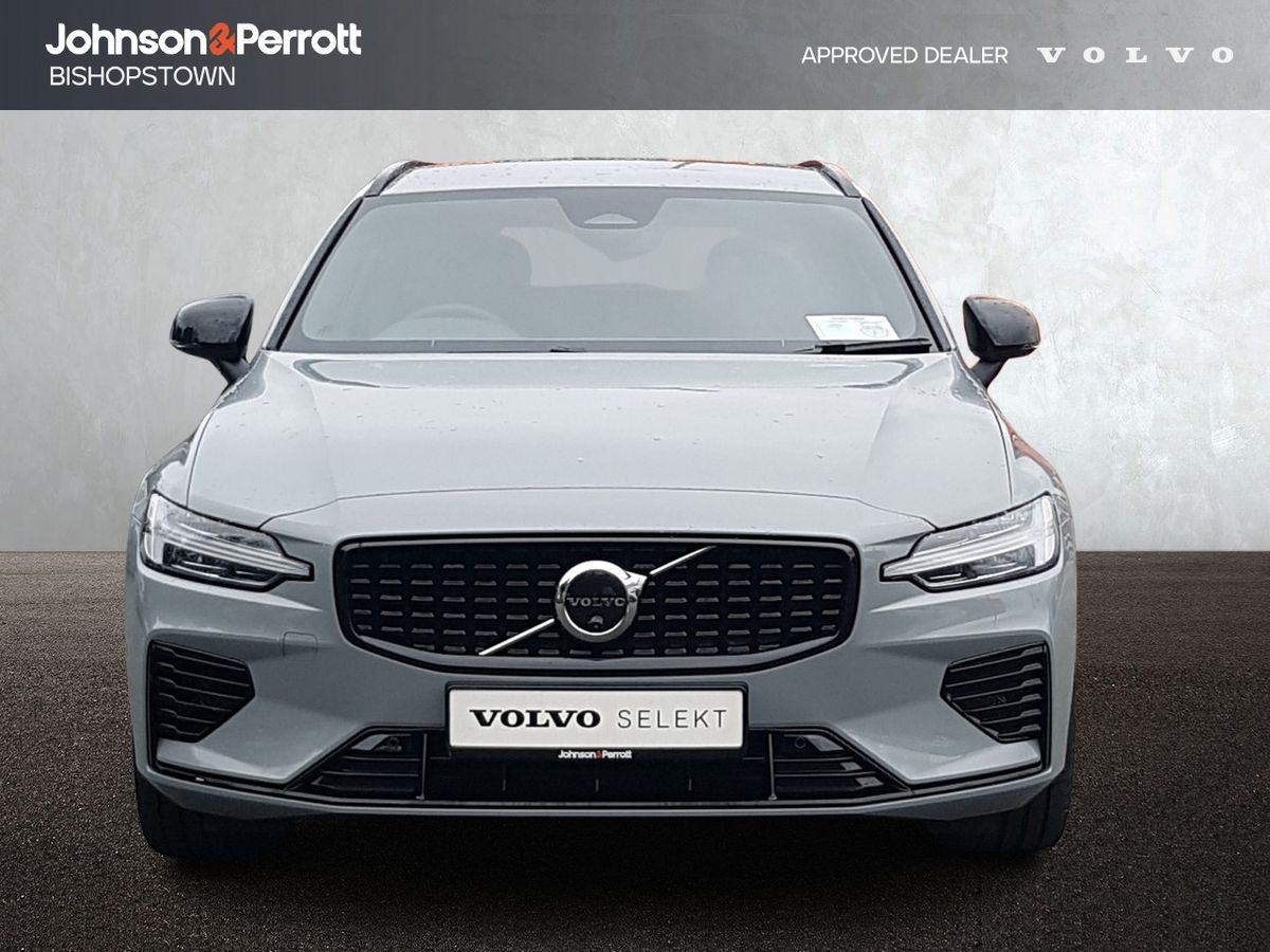 Volvo V60 T6 350 bhp AWD PHEV Plus Dark - Towbar / Pilot Assist + 360 Camera