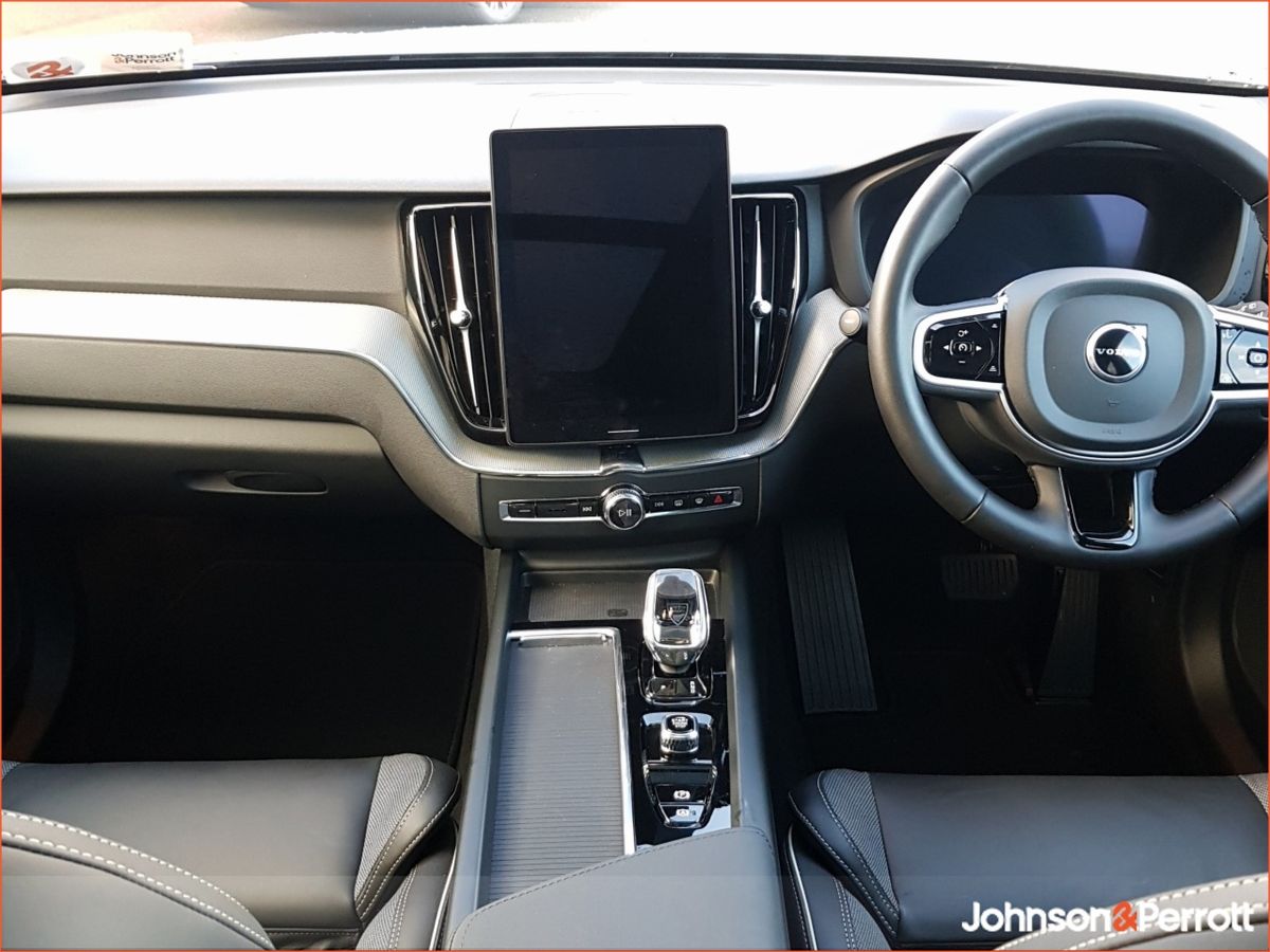 Volvo XC60 T6 350bhp AWD PHEV Plus Black Edition