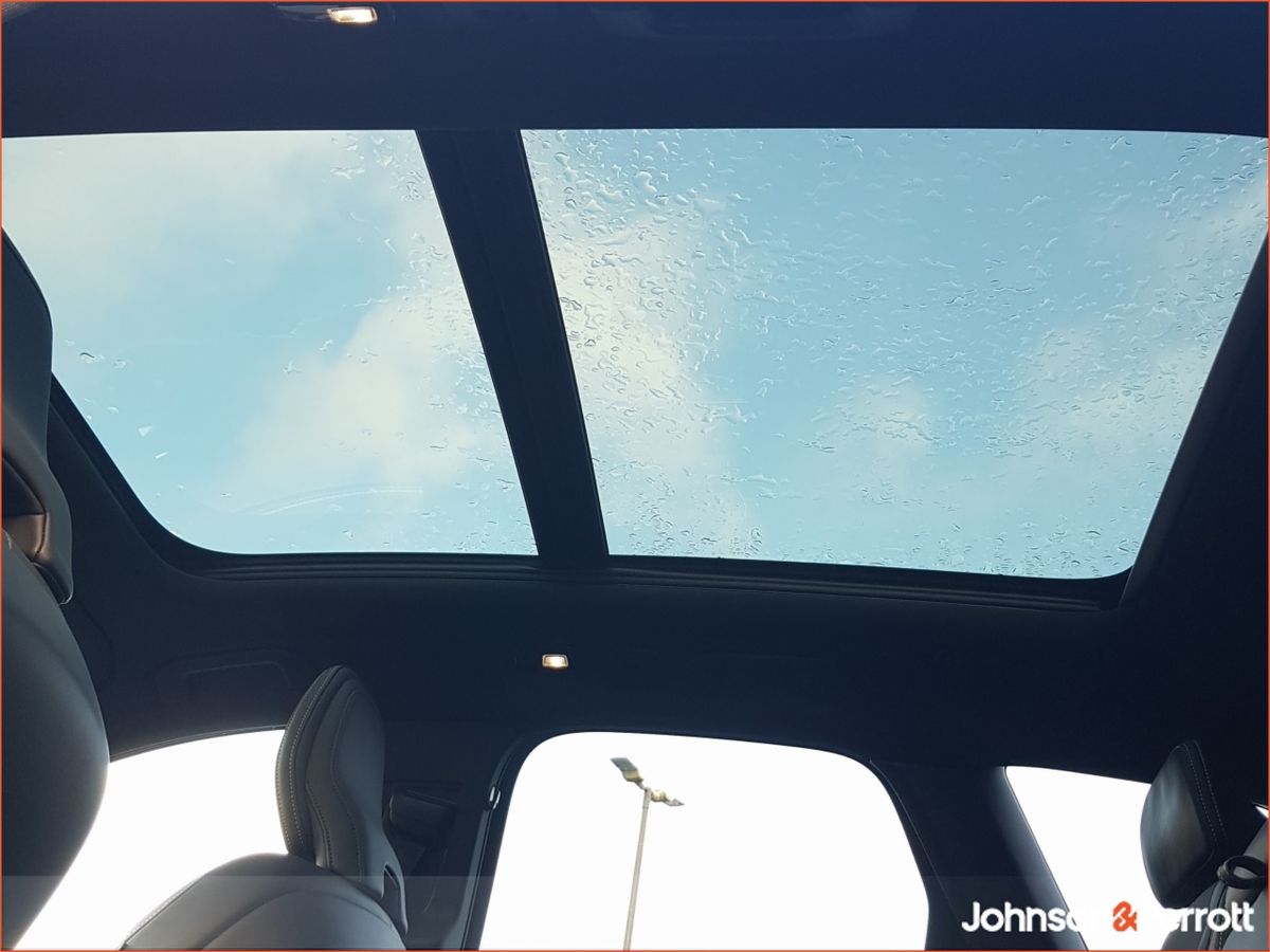 Volvo XC60 T6 350bhp AWD PHEV Plus Black Edition