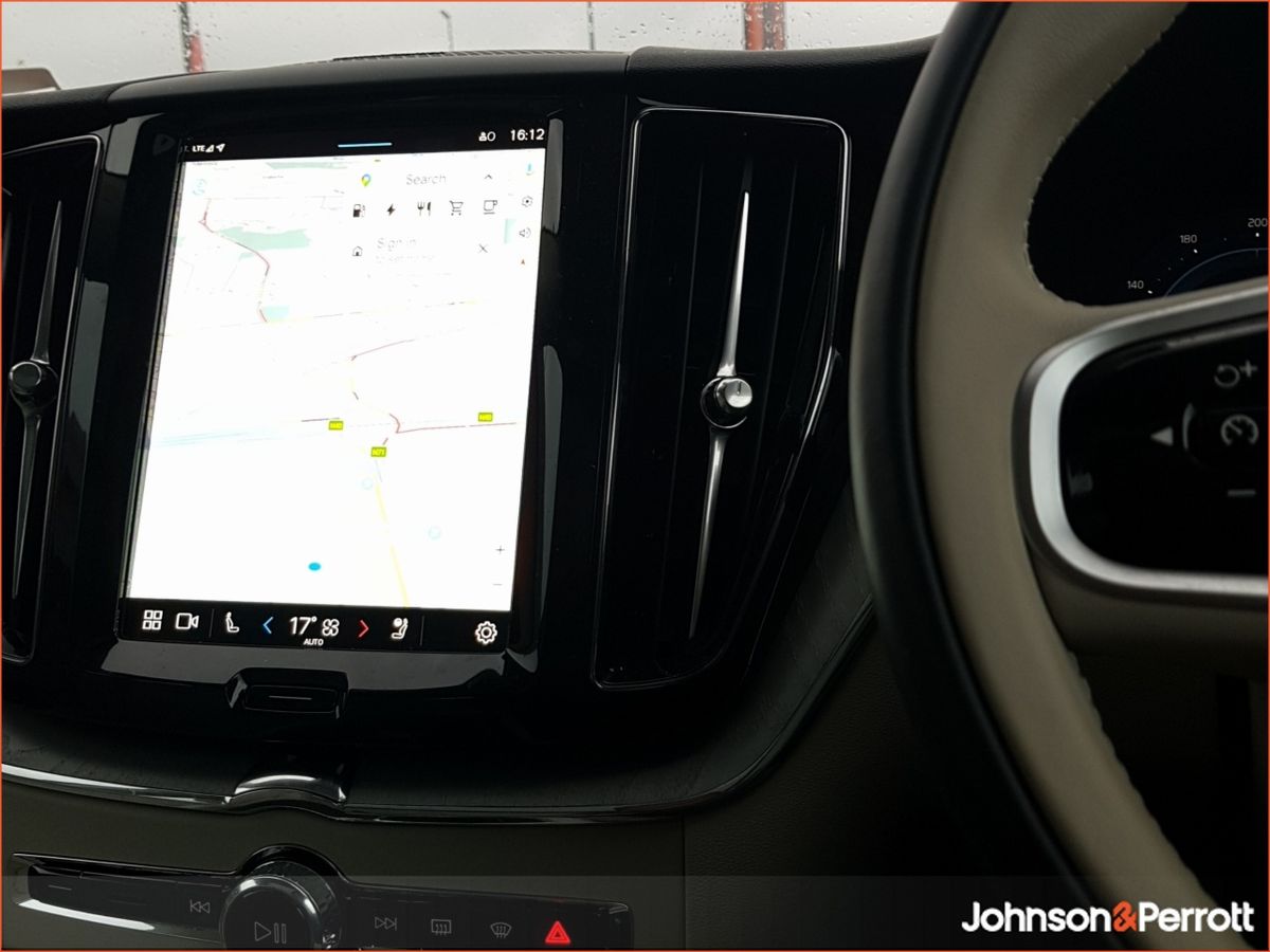 Volvo XC60 T6 350bhp AWD PHEV Plus Bright (Two Year Volvo Selekt Warranty  + Two Year Volvo Service Plan)