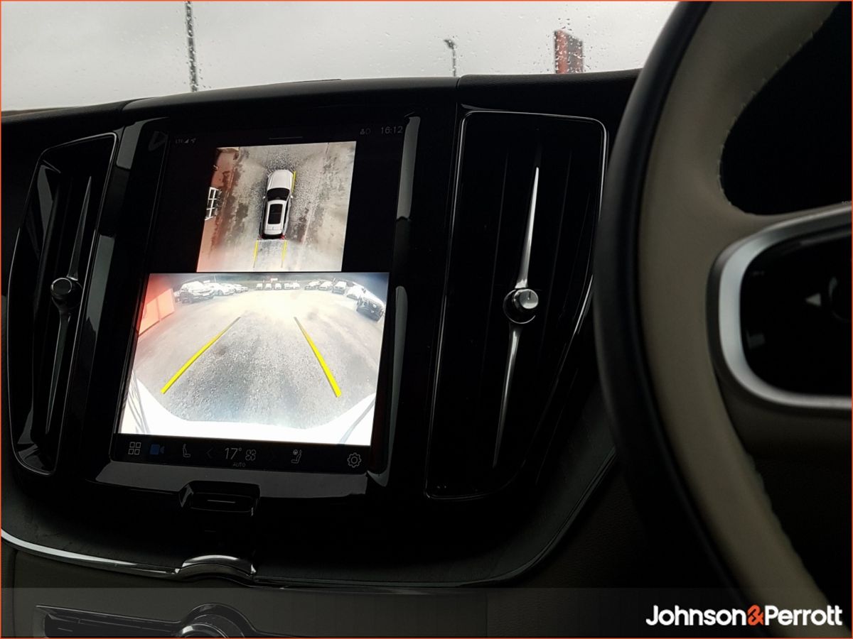 Volvo XC60 T6 350bhp AWD PHEV Plus Bright (Two Year Volvo Selekt Warranty  + Two Year Volvo Service Plan)