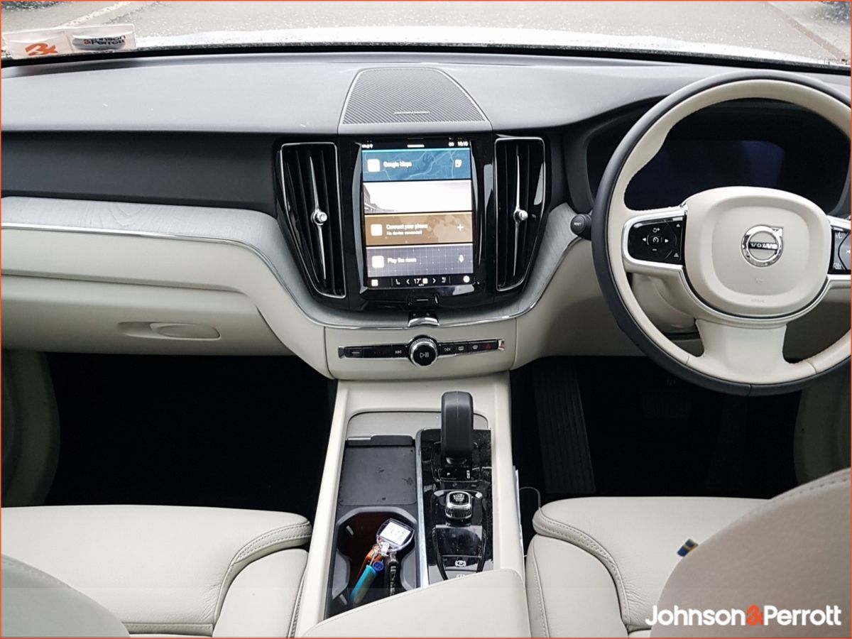 Volvo XC60 T6 350bhp AWD PHEV Plus Bright (Four Year Volvo Selekt Warranty  + Two Year Volvo Service Plan)