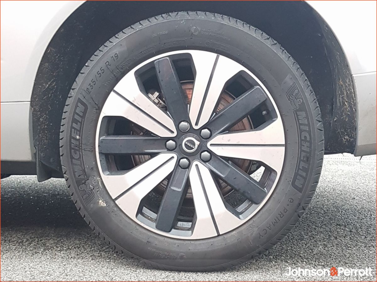 Volvo XC60 T6 350bhp AWD PHEV Plus Bright (Four Year Volvo Selekt Warranty  + Two Year Volvo Service Plan)