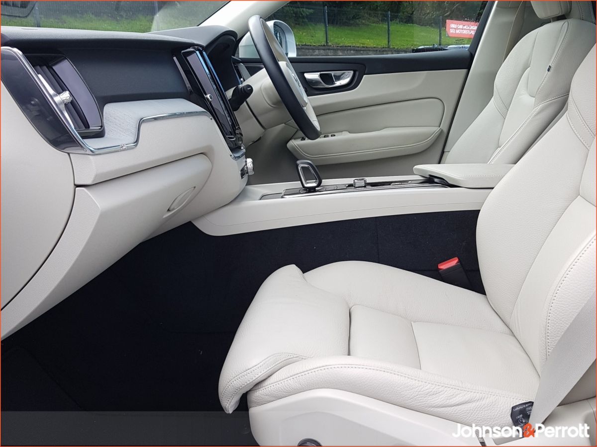 Volvo XC60 T6 350bhp AWD PHEV Plus Bright (Two Year Volvo Selekt Warranty  + Two Year Volvo Service Plan)