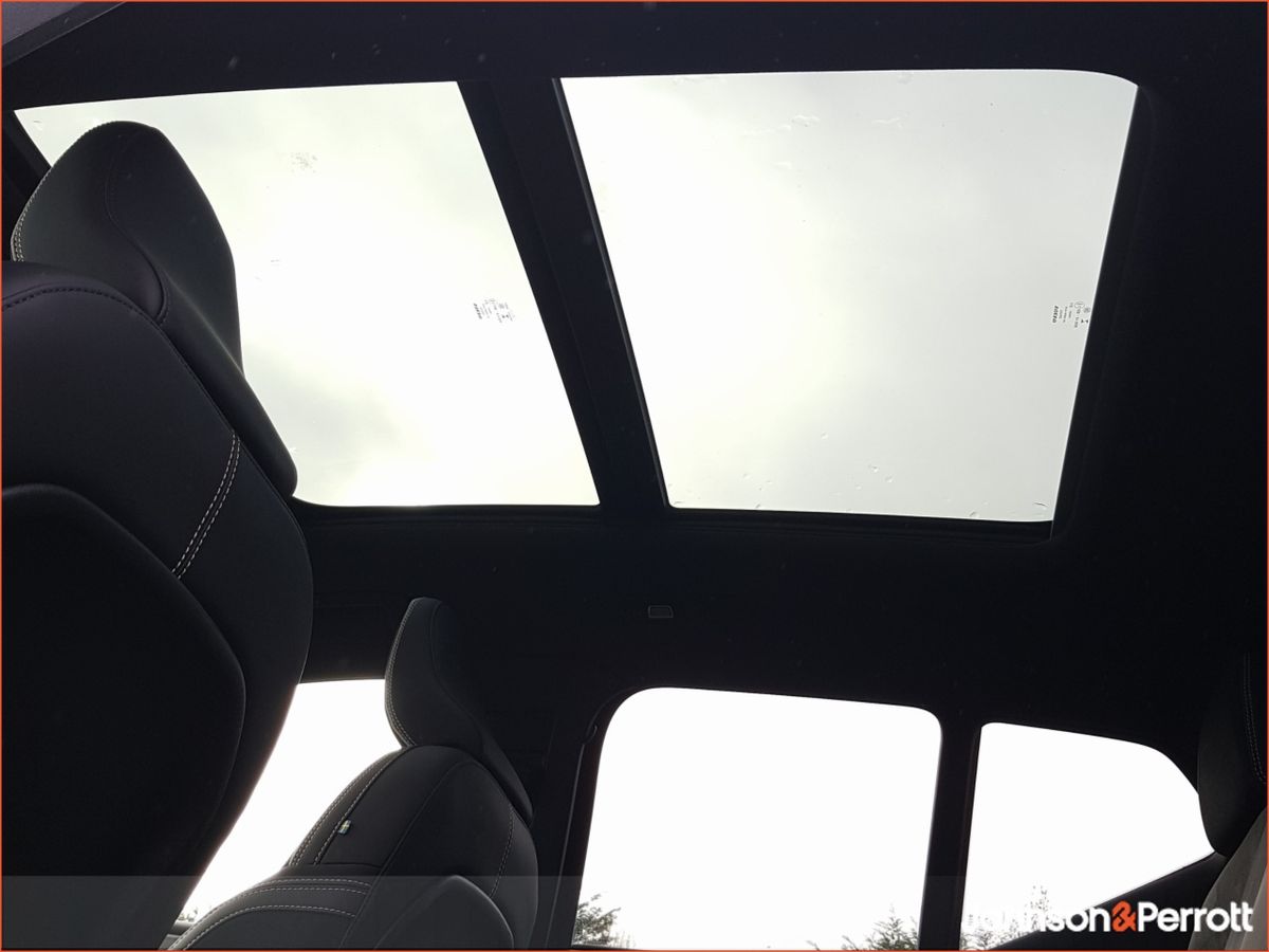 Volvo XC40 69 kWh  231hp Ultimate - Two Year Volvo Selekt Warranty