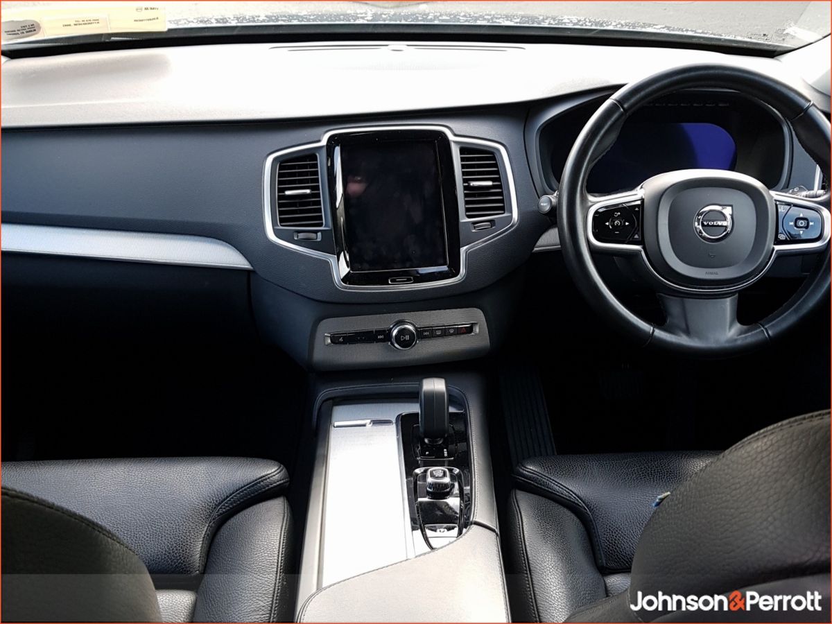 Volvo XC90 T8 PHEV 455hp Core Bright (Two Year Volvo Selekt Warranty + Two Year Volvo Service Plan)