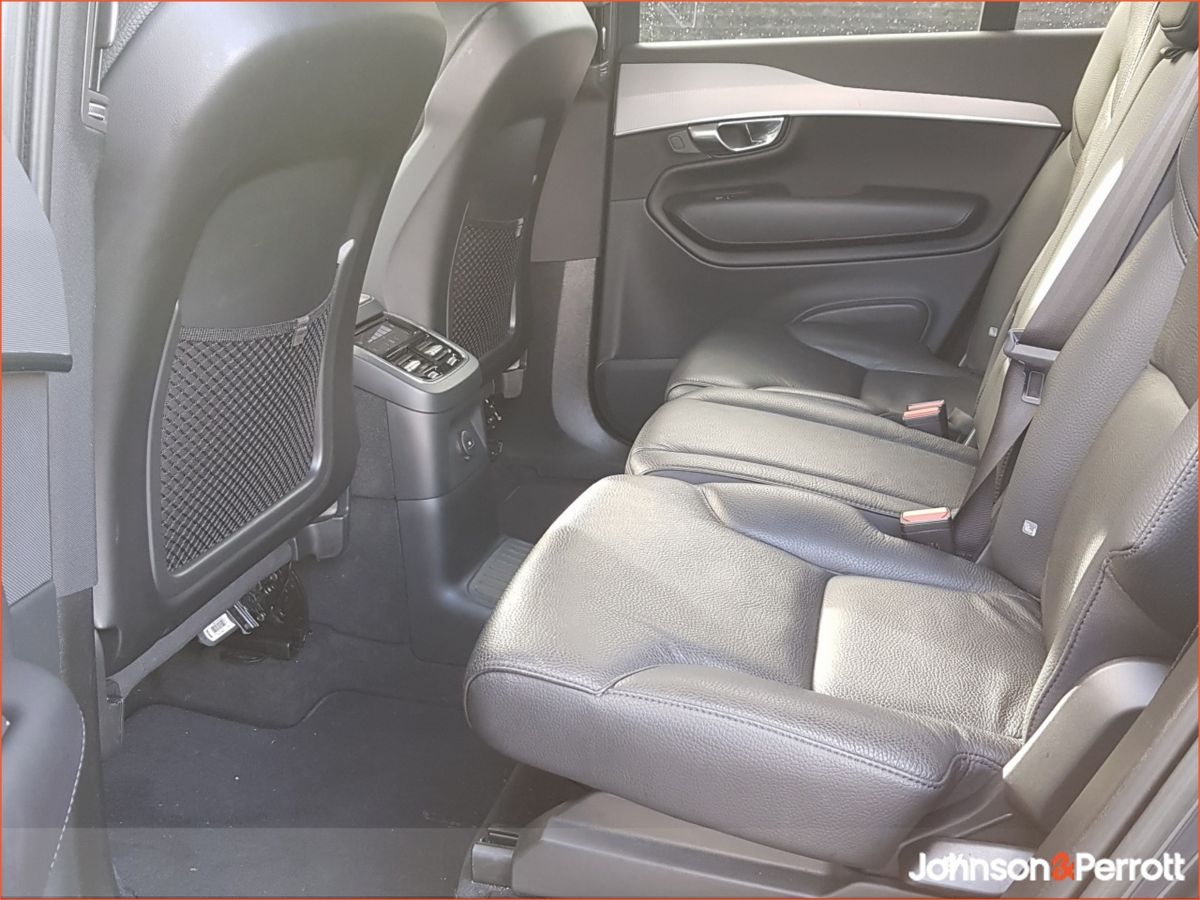 Volvo XC90 T8 PHEV 455hp Core Bright (Two Year Volvo Selekt Warranty + Two Year Volvo Service Plan)