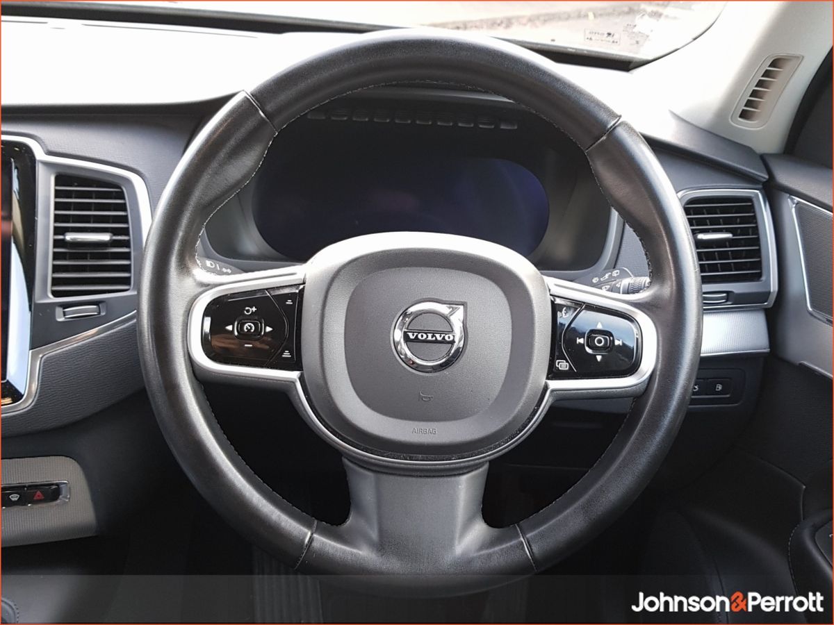 Volvo XC90 T8 PHEV 455hp Core Bright (Two Year Volvo Selekt Warranty + Two Year Volvo Service Plan)