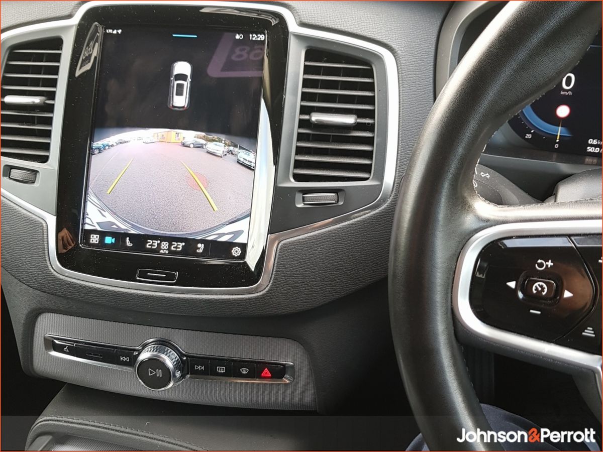 Volvo XC90 T8 PHEV 455hp Core Bright (Two Year Volvo Selekt Warranty + Two Year Volvo Service Plan)