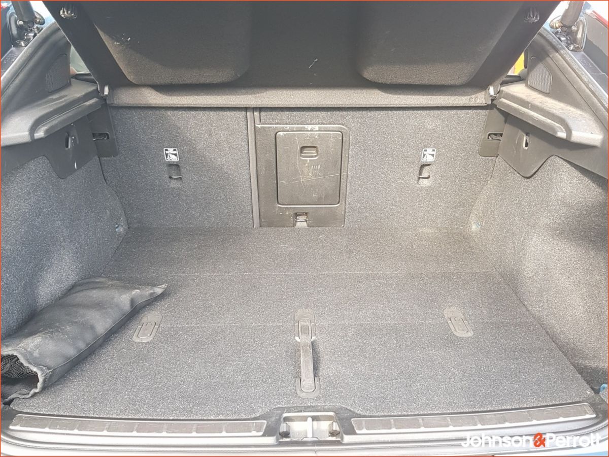 Volvo C40 69 kWh 231hp Ultimate (Two Year Volvo Selekt Warranty)