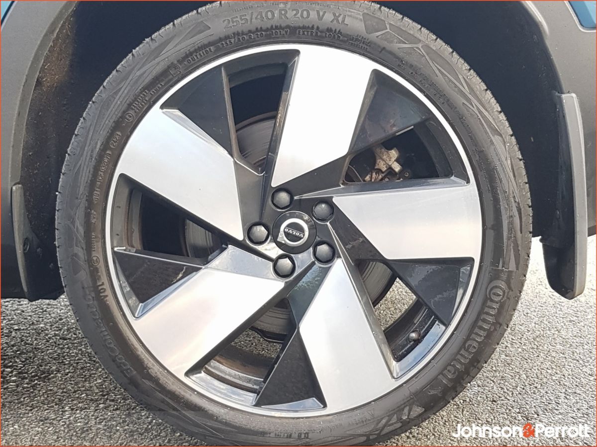 Volvo C40 69 kWh 231hp Ultimate (Two Year Volvo Selekt Warranty)