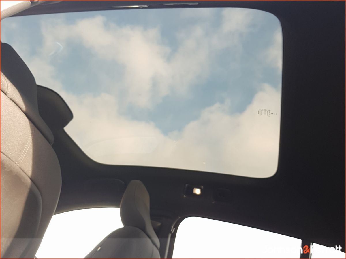 Volvo C40 69 kWh 231hp Ultimate (Two Year Volvo Selekt Warranty)