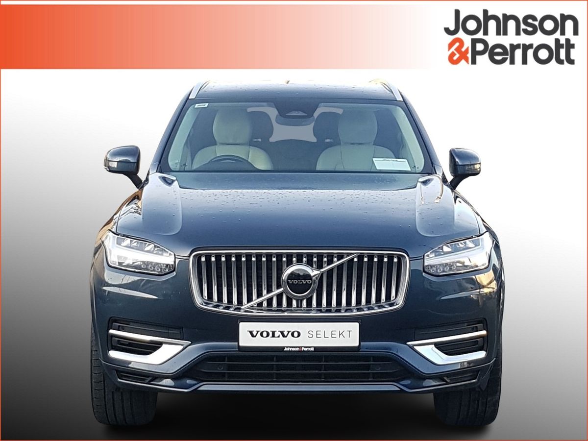 Volvo XC90 T8 PHEV 455hp Core (Two Year Volvo Selekt Warranty + Two Year Volvo Service Plan)