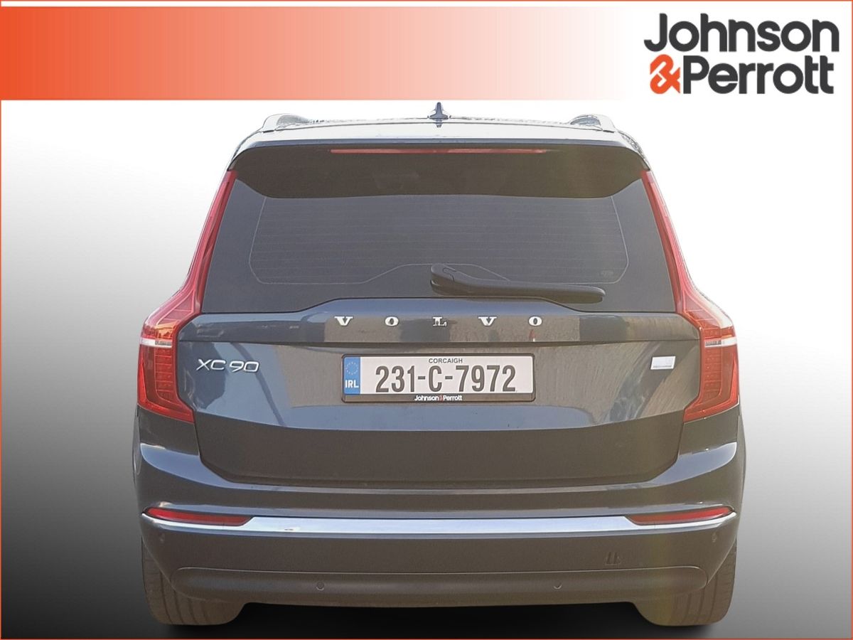 Volvo XC90 T8 PHEV 455hp Core (Two Year Volvo Selekt Warranty + Two Year Volvo Service Plan)
