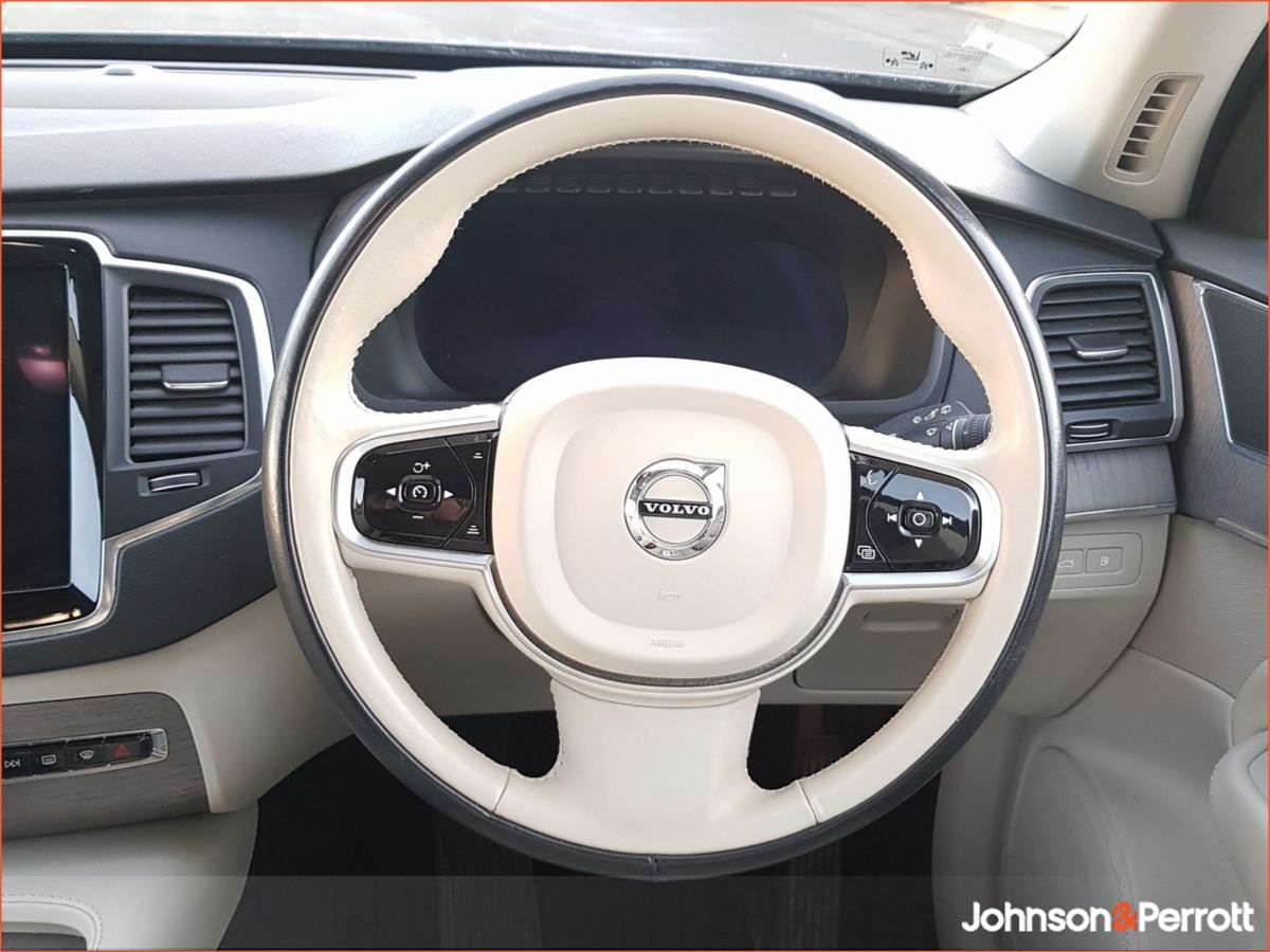 Volvo XC90 T8 PHEV 455hp Core (Two Year Volvo Selekt Warranty + Two Year Volvo Service Plan)