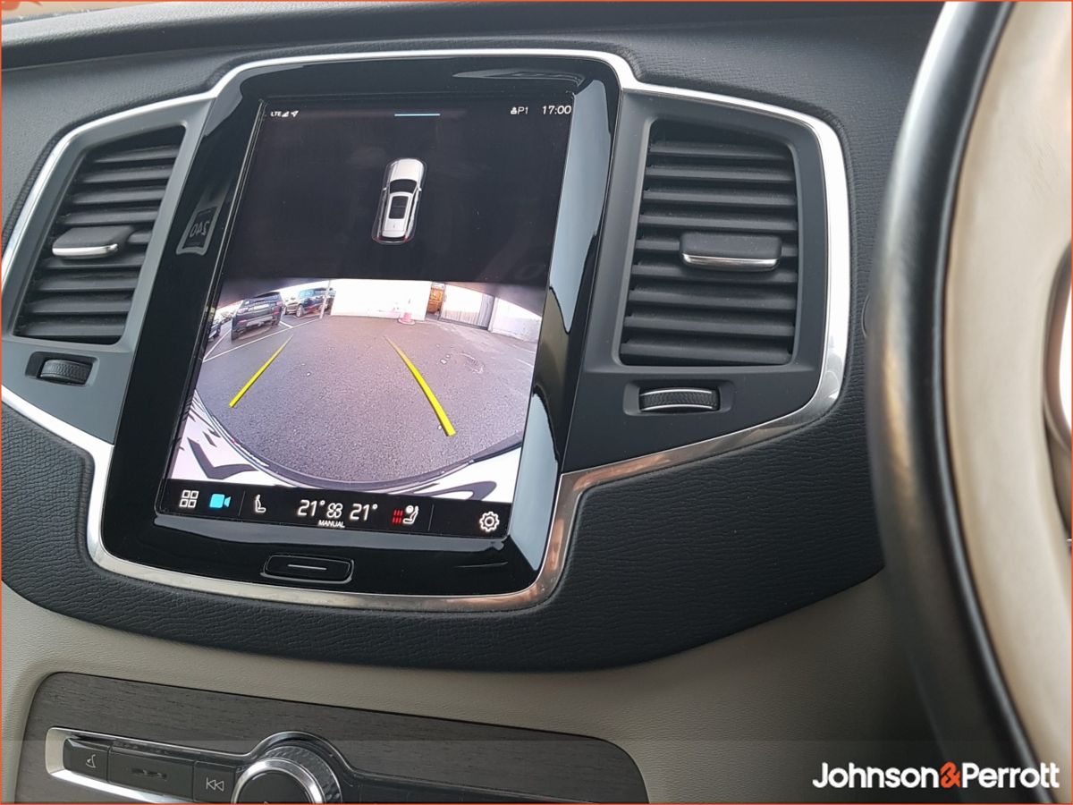 Volvo XC90 T8 PHEV 455hp Core (Two Year Volvo Selekt Warranty + Two Year Volvo Service Plan)