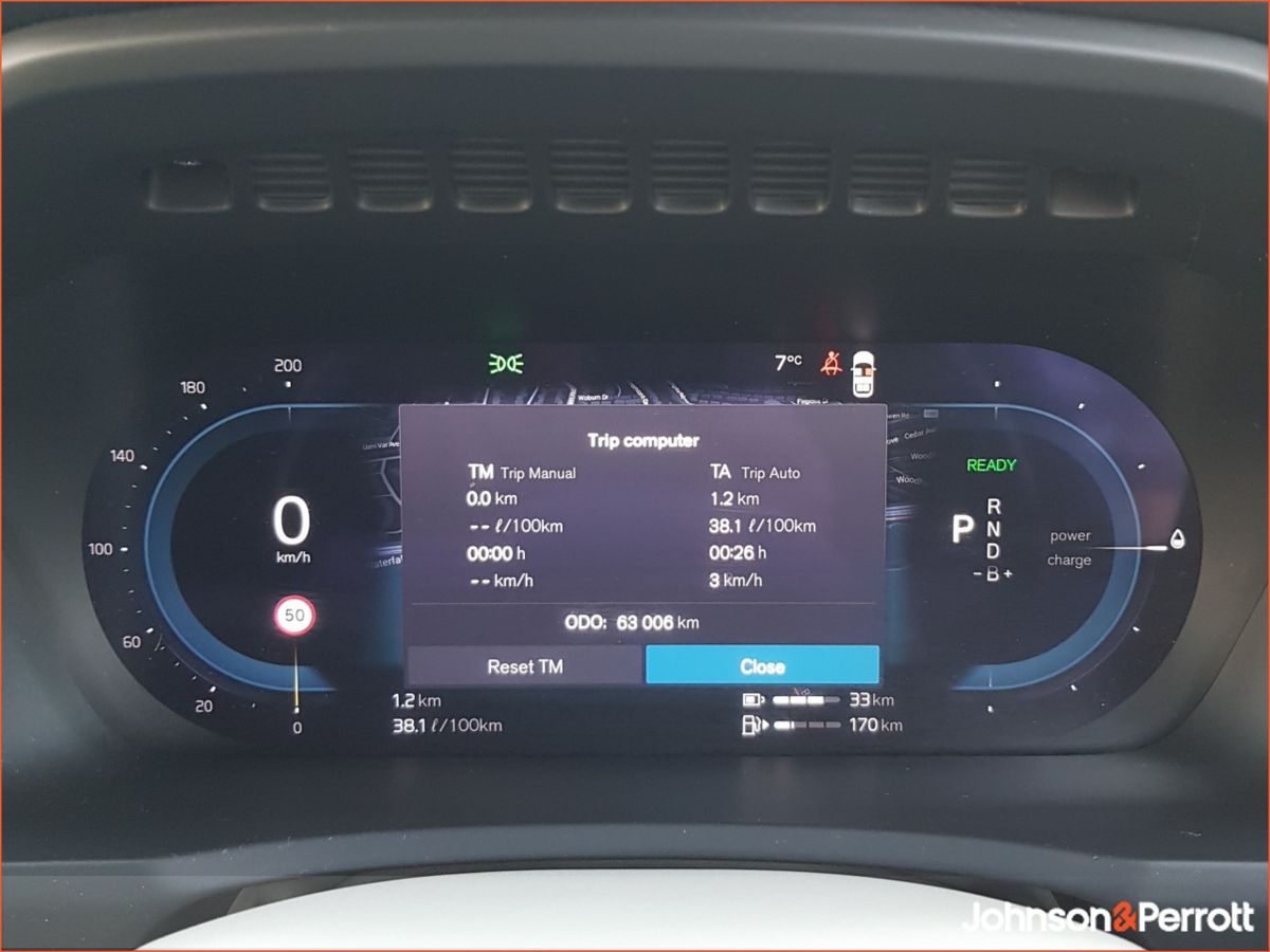 Volvo XC90 T8 PHEV 455hp Core (Two Year Volvo Selekt Warranty + Two Year Volvo Service Plan)