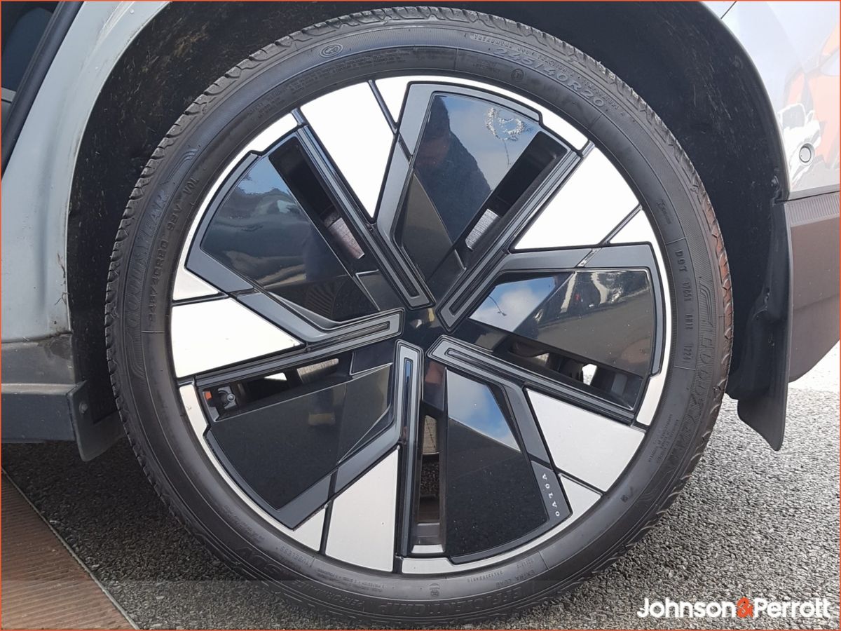 Volvo EX30 69 kwh Extended Range 272hp Ultra - Three Year Volvo Selekt Warranty
