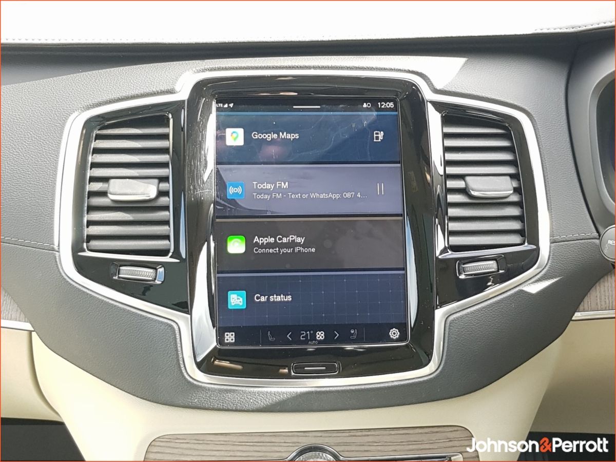 Volvo XC90 T8 455hp AWD Plus Bright (Two Year Volvo Selekt Warranty and Two Year Service Plan)