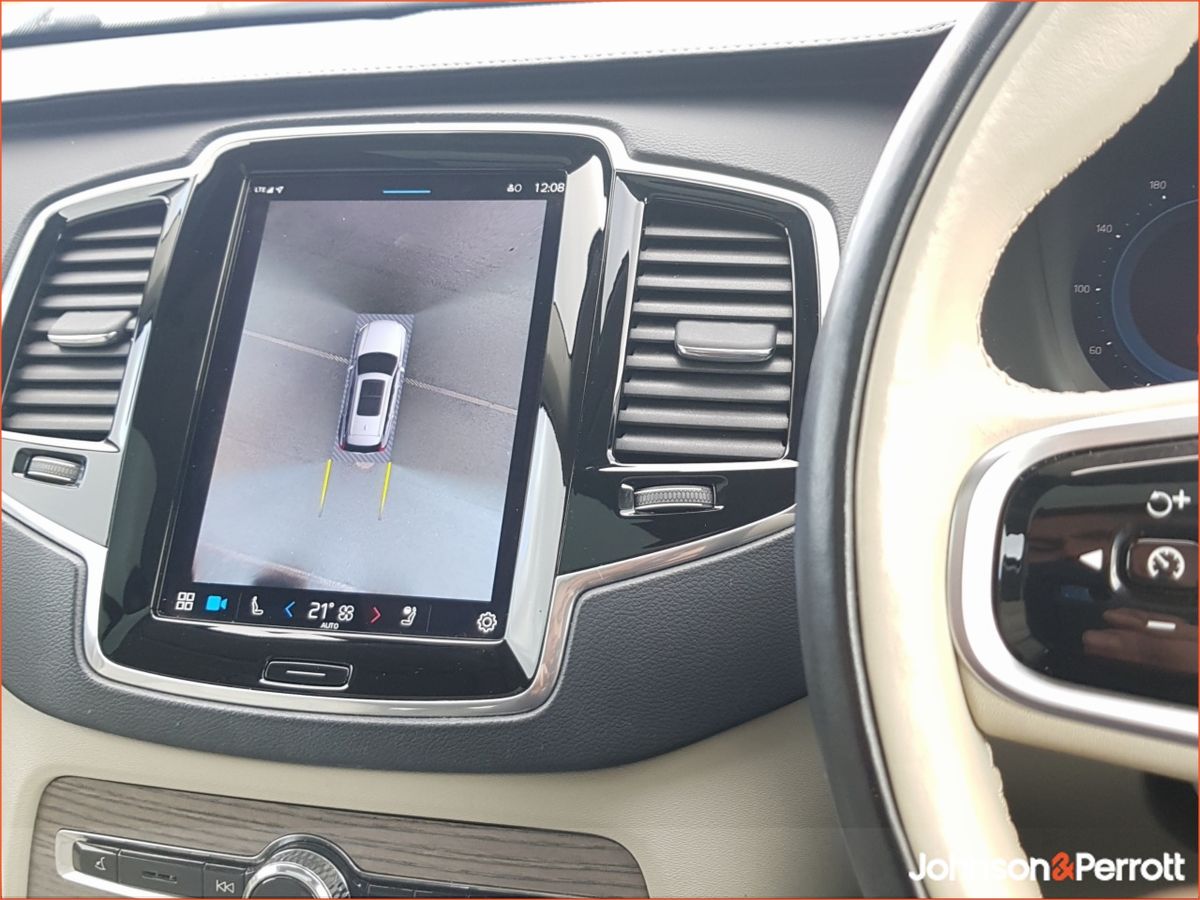 Volvo XC90 T8 455hp AWD Plus Bright (Two Year Volvo Selekt Warranty and Two Year Service Plan)