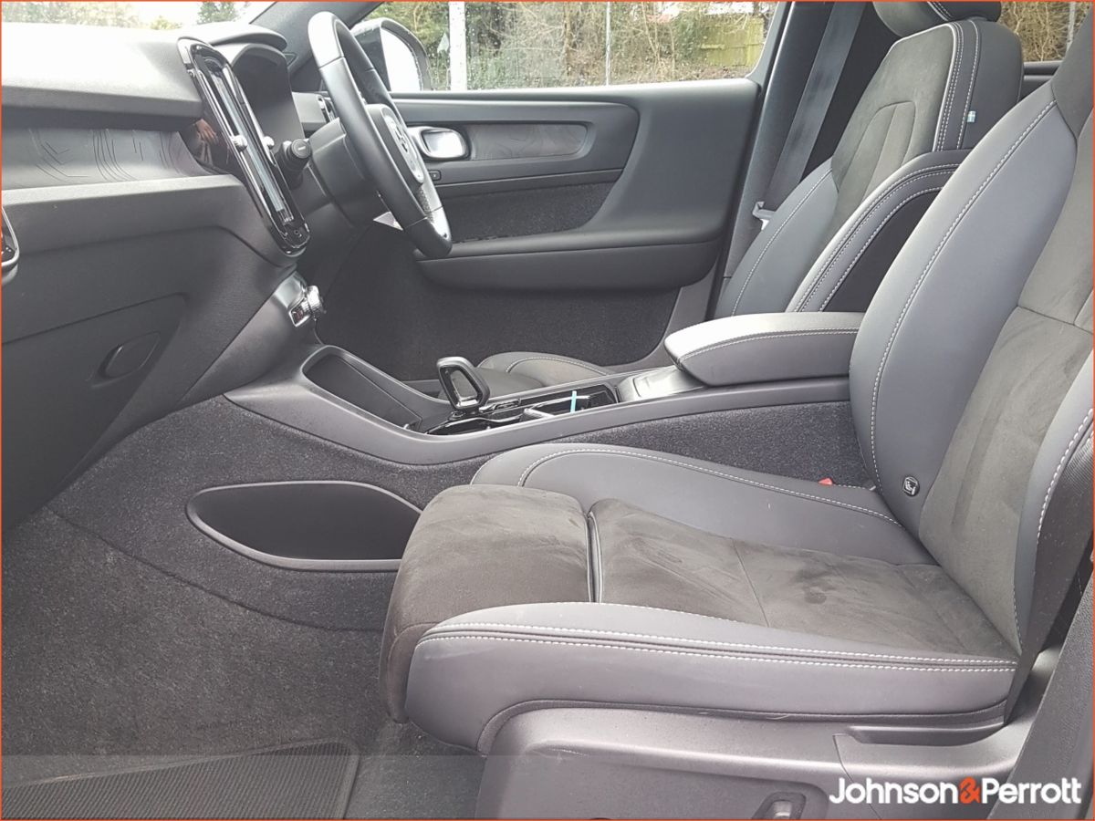 Volvo XC40 69 kWh 231hp Ultimate - Two Year Volvo Selekt Warranty