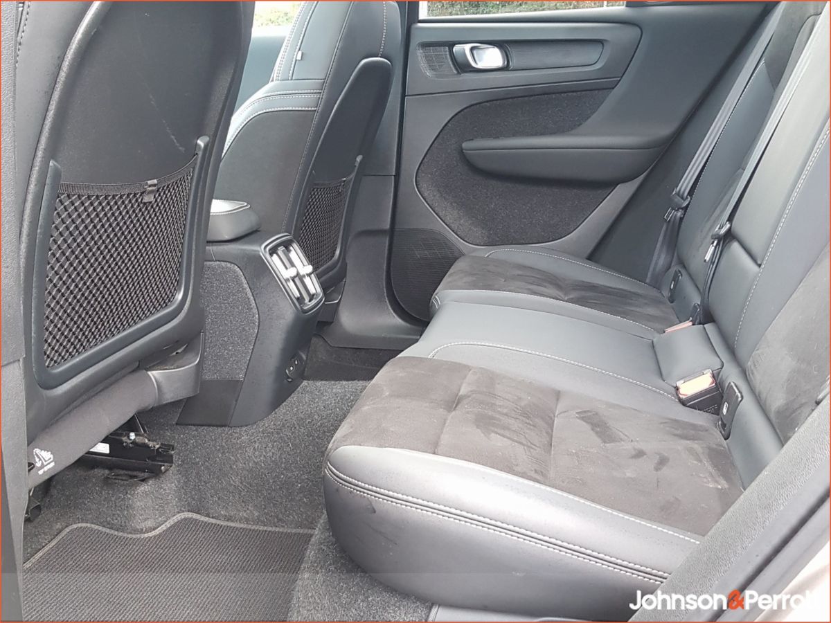 Volvo XC40 69 kWh 231hp Ultimate - Two Year Volvo Selekt Warranty