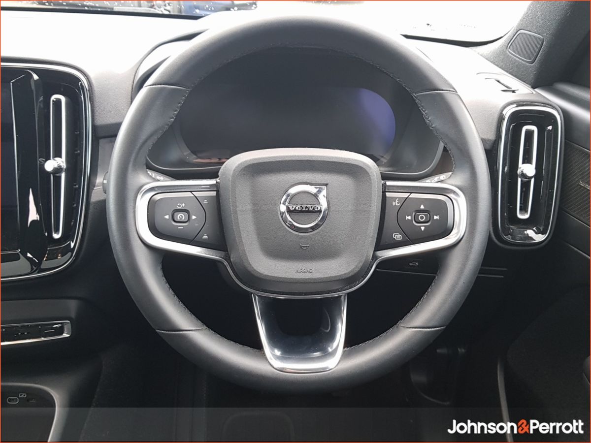 Volvo XC40 69 kWh 231hp Ultimate - Two Year Volvo Selekt Warranty